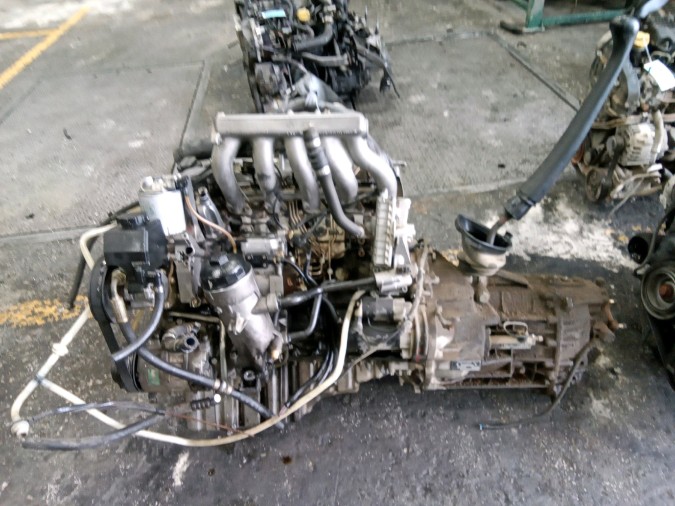 MOTOR CON ACCESORIOS Y CAJA DE CAMBIOS MERCEDES SPRINTER
