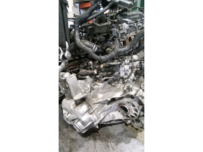 MOTOR CON ACCESORIOS Y CAJA DE CAMBIOS HYUNDAI I30 2015