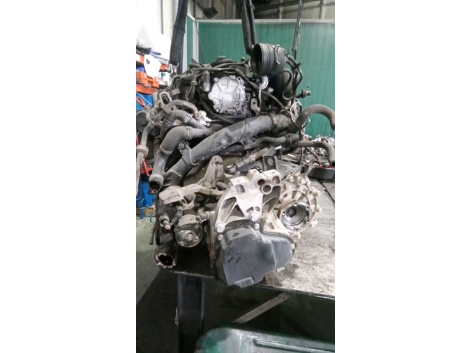 MOTOR CON ACCESORIOS Y CAJA DE CAMBIOS VOLKSWAGEN CADDY 2011