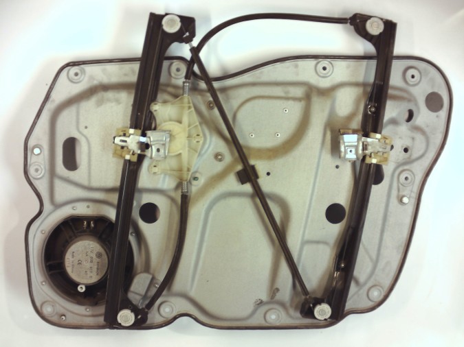 ELEVALUNAS DELANTERO IZQUIERDO VOLKSWAGEN CADDY 2011