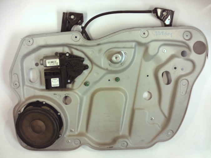 ELEVALUNAS DELANTERO DERECHO VOLKSWAGEN CADDY 2011