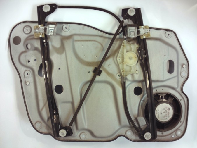 ELEVALUNAS DELANTERO DERECHO VOLKSWAGEN CADDY 2011