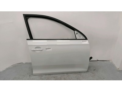PUERTA DELANTERA DERECHA SKODA RAPID BLANCA 2018