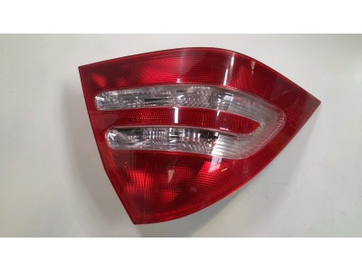 PILOTO TRASERO IZQUIERDO MERCEDES C 200 KOMPRESSOR 2003