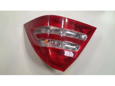 PILOTO TRASERO DERECHO MERCEDES C 200 KOMPRESSOR 2003