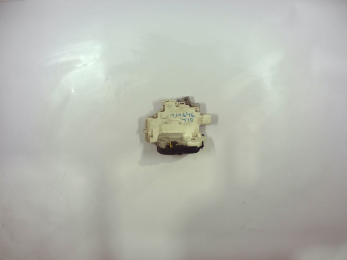 CERRADURA PUERTA TRASERA DERECHA AUDI A3 2005