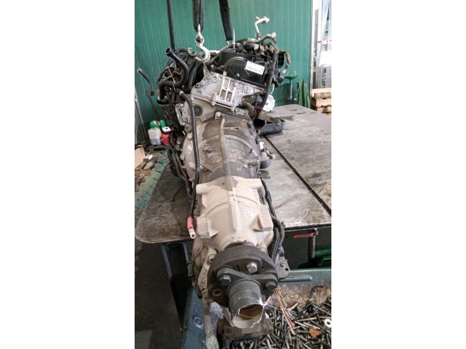 MOTOR CON ACCESORIOS Y CAJA DE CAMBIOS BMW 520D 2010