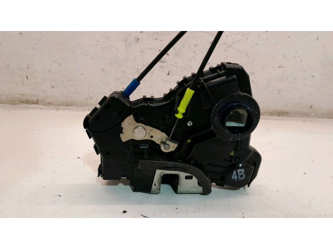 CERRADURA PUERTA DELANTERA DERECHA TOYOTA AVENSIS 2009