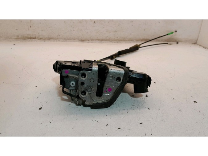 CERRADURA PUERTA DELANTERA DERECHA TOYOTA AVENSIS 2009