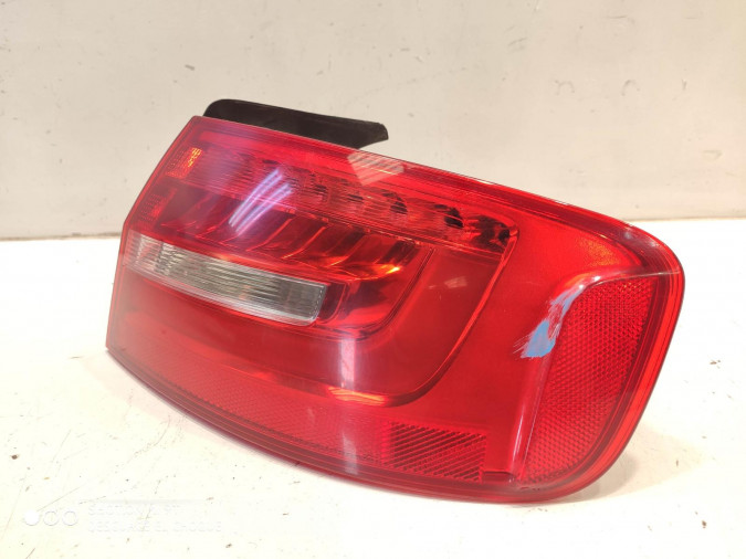 PILOTO TRASERO DERECHO EXTERIOR AUDI A4 2013