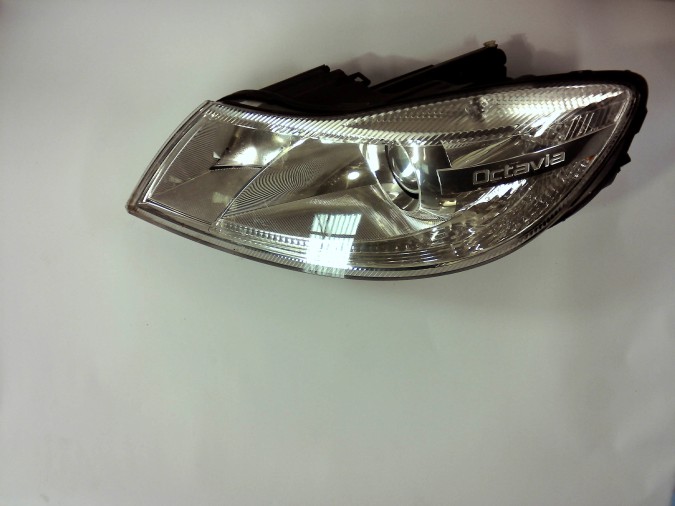 FARO DELANTERO IZQUIERDO SKODA OCTAVIA 2009