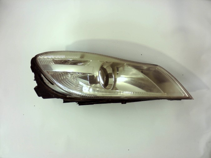 FARO DELANTERO DERECHO SKODA OCTAVIA 2009