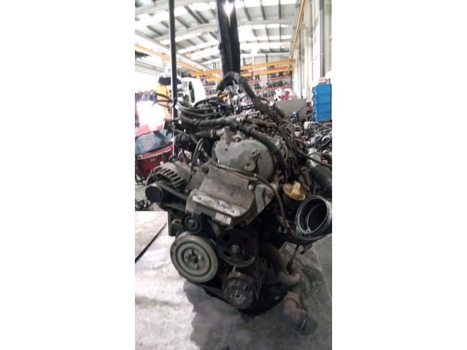 MOTOR CON ACCESORIOS SIN CAJA DE CAMBIOS OPEL CORSA