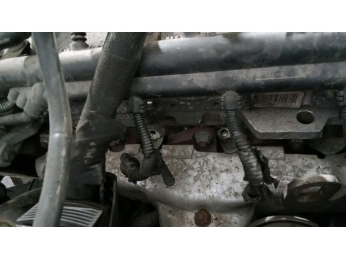MOTOR CON ACCESORIOS SIN CAJA DE CAMBIOS OPEL CORSA