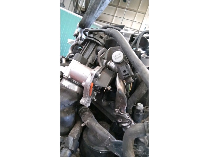 MOTOR CON ACCESORIOS Y CAJA DE CAMBIOS VOLKSWAGEN BEETLE