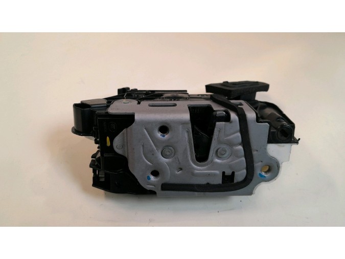 CERRADURA PUERTA DELANTERA DERECHA VOLKSWAGEN BEETLE 2013
