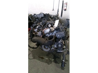 MOTOR CON ACCESORIOS Y CAJA DE CAMBIOS BMW 118D 2017