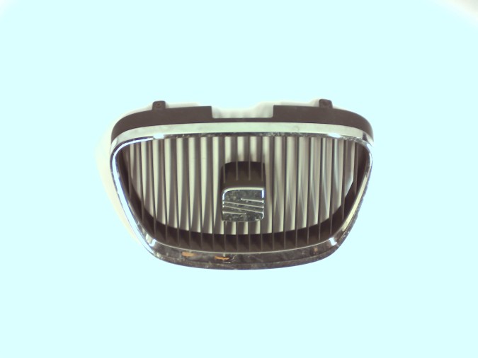REJILLA DERECHA PARAGOLPES DELANTERO SEAT LEON 2011