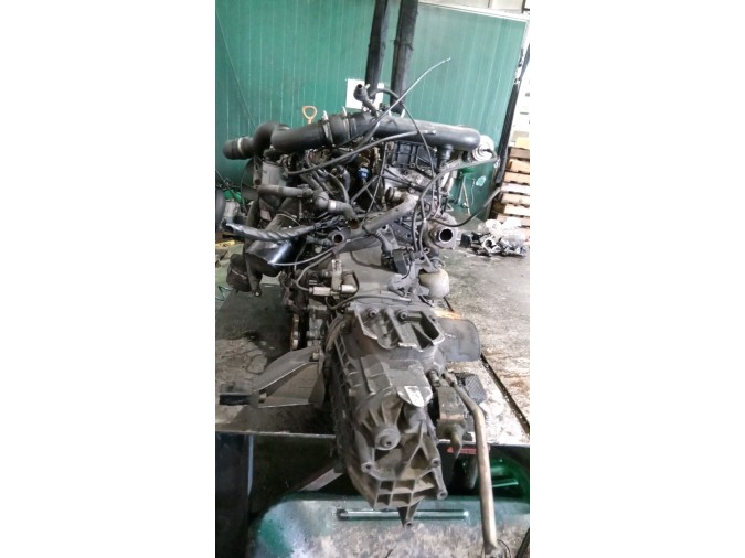 MOTOR CON ACCESORIOS Y CAJA DE CAMBIOS VOLKSWAGEN PASSAT 1997