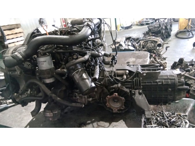 MOTOR CON ACCESORIOS Y CAJA DE CAMBIOS VOLKSWAGEN PASSAT 1997