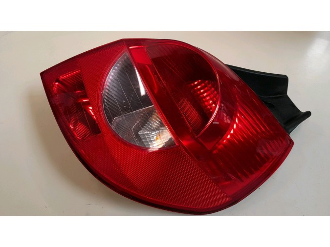 PILOTO TRASERO DERECHO RENAULT CLIO 2006