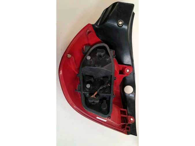 PILOTO TRASERO DERECHO RENAULT CLIO 2006