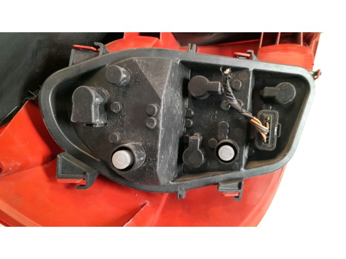 PILOTO TRASERO DERECHO RENAULT CLIO 2006