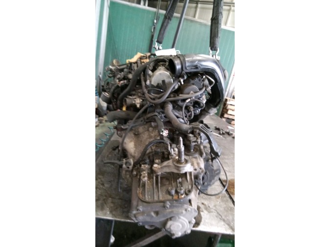 MOTOR CON ACCESORIOS SIN CAJA DE CAMBIOS PEUGEOT 807