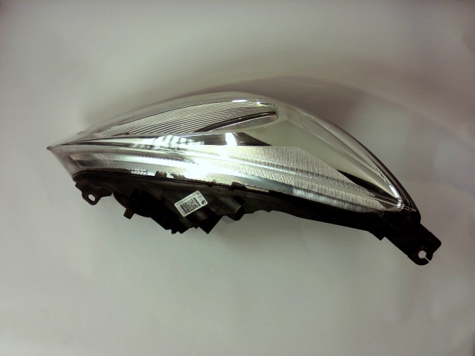 FARO DELANTERO DERECHO FORD FOCUS 2015