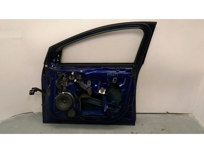 PUERTA DELANTERA DERECHA FORD FOCUS AZUL 2015