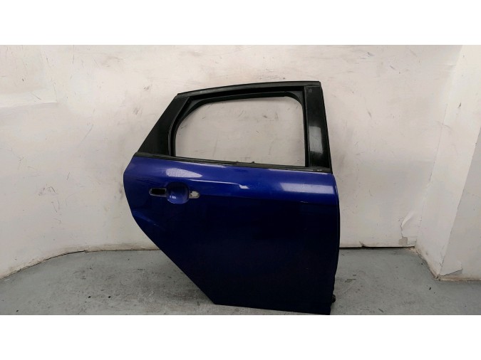 PUERTA TRASERA DERECHA FORD FOCUS AZUL 2015