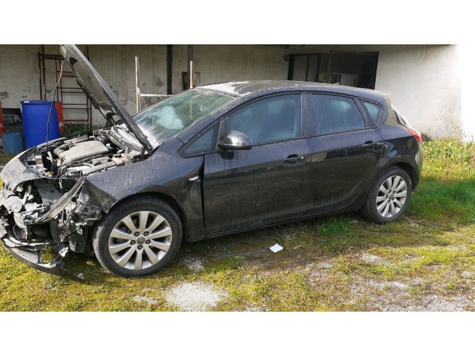 Radiador motor OPEL ASTRA 2013