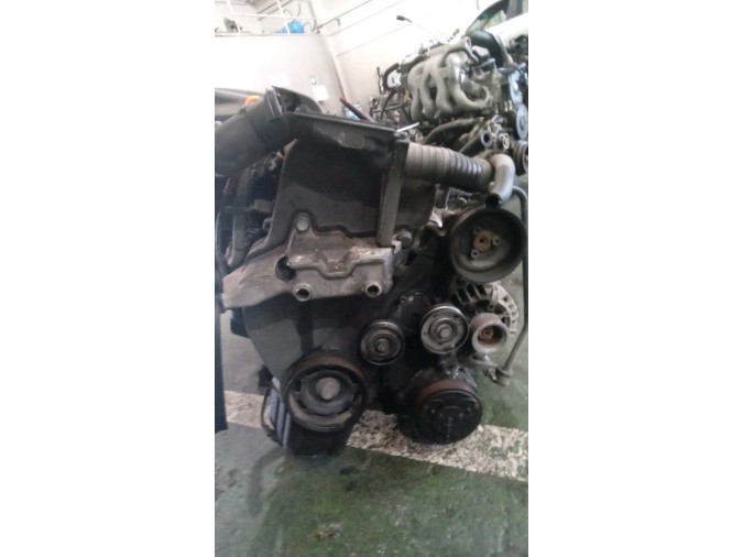 MOTOR CON ACCESORIOS Y CAJA DE CAMBIOS VOLKSWAGEN GOLF 2002