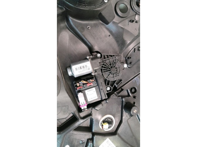 ELEVALUNAS DELANTERO DERECHO VOLKSWAGEN GOLF 2009