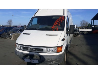 MOTOR CON ACCESORIOS Y CAJA DE CAMBIOS IVECO 35S11 2002