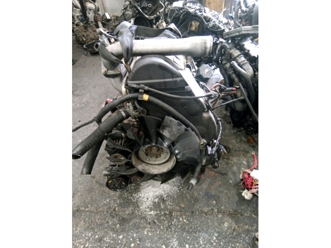 MOTOR CON ACCESORIOS Y CAJA DE CAMBIOS IVECO 35S11 2002