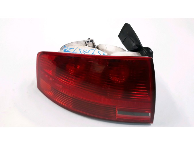 PILOTO TRASERO IZQUIERDO AUDI A4 2007