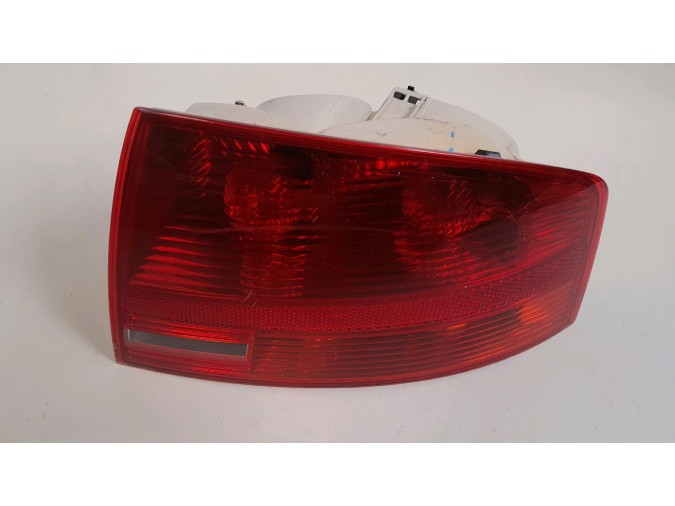 PILOTO TRASERO DERECHO AUDI A4 2007