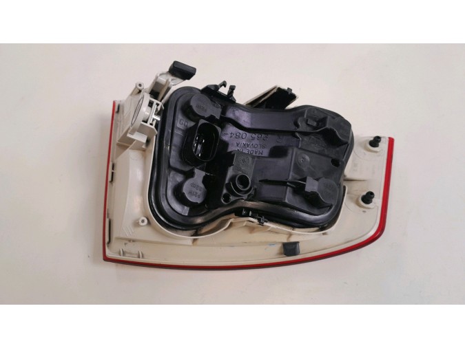 PILOTO TRASERO DERECHO AUDI A4 2007