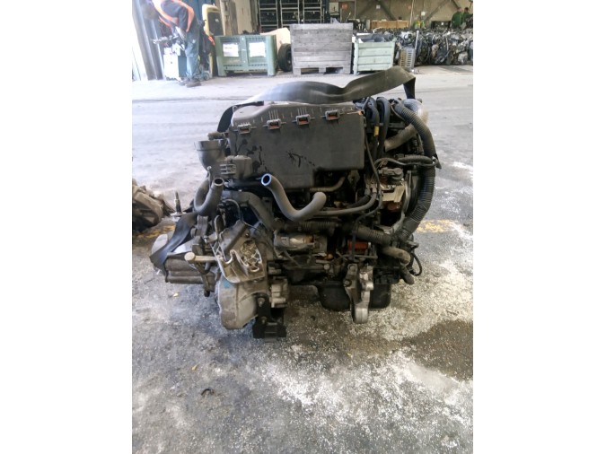 MOTOR CON ACCESORIOS Y CAJA DE CAMBIOS CITROEN C4