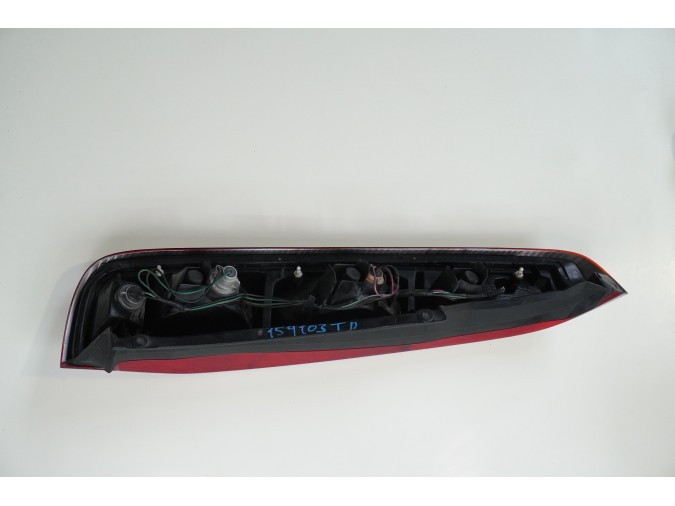 PILOTO TRASERO DERECHO NISSAN X-TRAIL 2003
