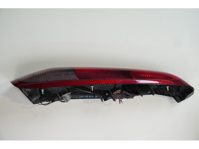 PILOTO TRASERO DERECHO NISSAN X-TRAIL 2003
