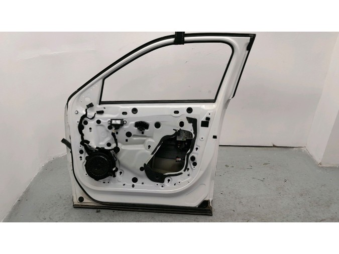 PUERTA DELANTERA DERECHA DS DS 3 / DS 3 CROSSBACK BLANCA 2022