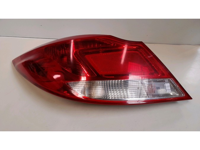 PILOTO TRASERO IZQUIERDO OPEL INSIGNIA 2011