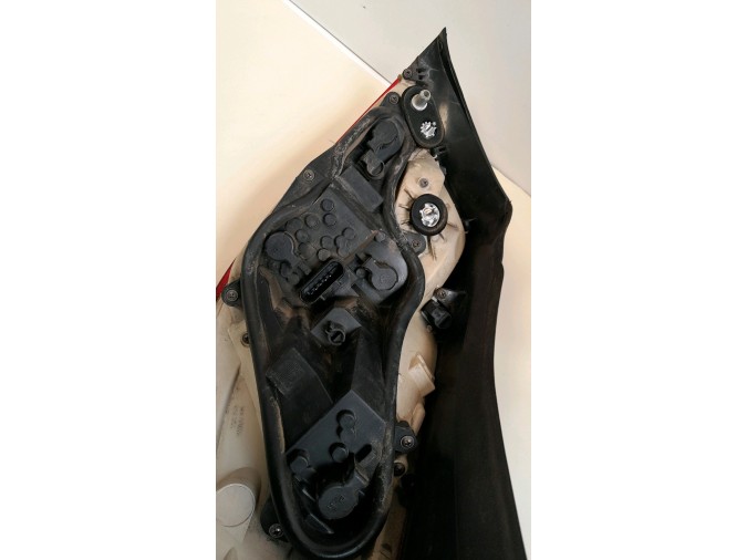 PILOTO TRASERO IZQUIERDO OPEL INSIGNIA 2011