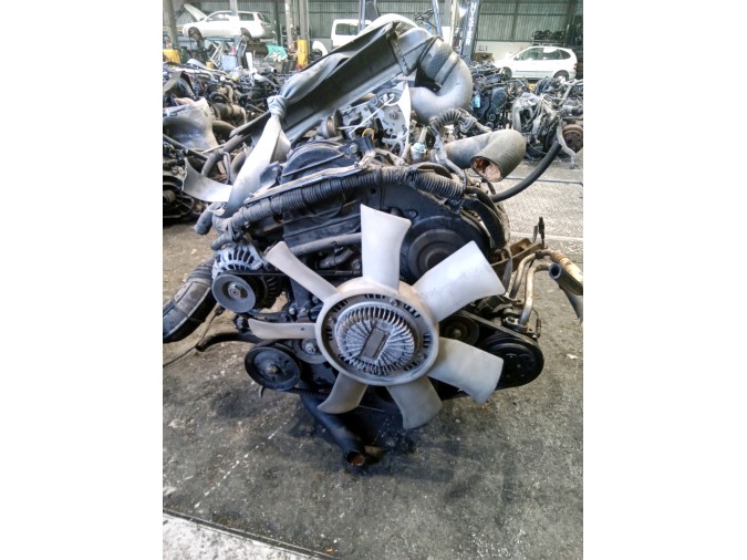 MOTOR CON ACCESORIOS Y CAJA DE CAMBIOS SUZUKI GRAND VITARA