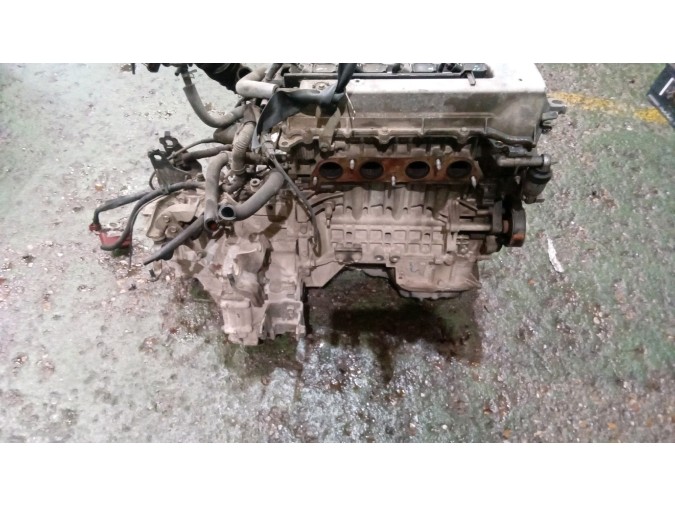 MOTOR CON ACCESORIOS Y CAJA DE CAMBIOS TOYOTA COROLLA