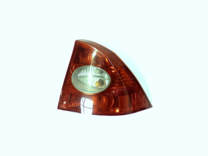 PILOTO TRASERO DERECHO FORD FOCUS 2006