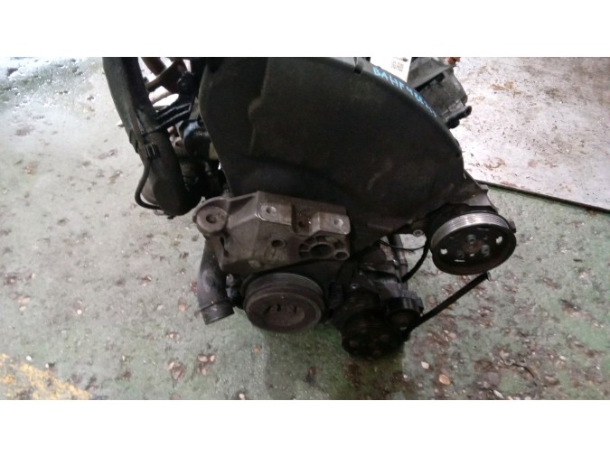 MOTOR CON ACCESORIOS Y CAJA DE CAMBIOS SKODA OCTAVIA 2000