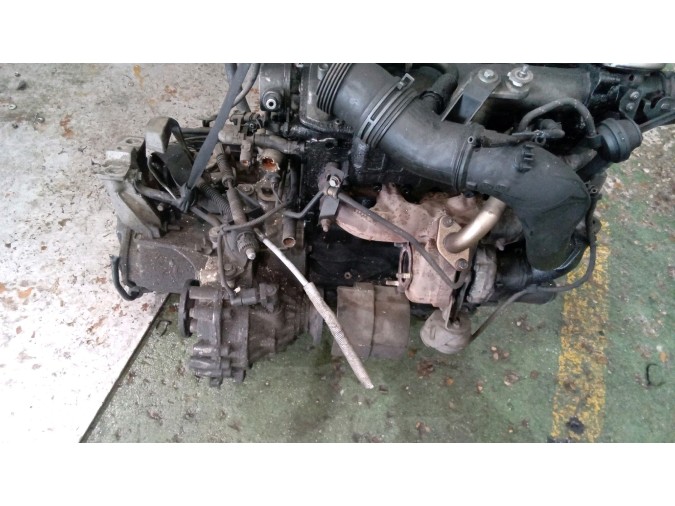 MOTOR CON ACCESORIOS Y CAJA DE CAMBIOS SKODA OCTAVIA 2000